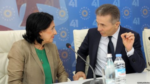 "Gürcü Arzusu" qadağa qoyur, prezident görüşlər keçirir