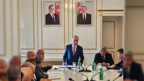 Yeni icra başçısı kollektivə təqdim olundu