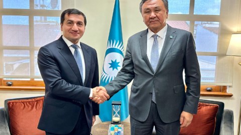 Hikmət Hacıyev TDT-in baş katibi ilə görüşdü