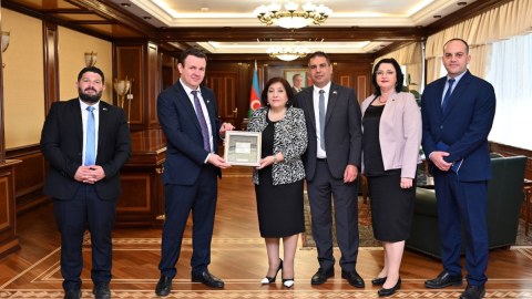 Sahibə Qafarova İsrail parlamentinin üzvlərini qəbul edib