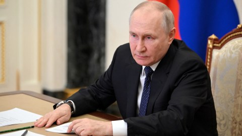Türkiyəyə ilk yardım təklif edən ölkə Rusiya olub - Putindən İDDİA