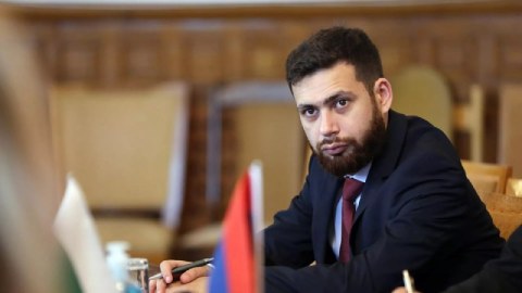 Rusiyanı Cənubi Qafqazdan kim çıxarmaq istəyir? - Mirzoyanın müavini də danışdı