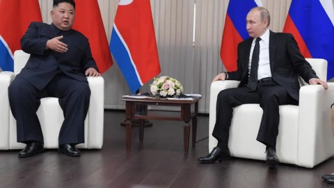 Kim Çen İn Rusiyaya GƏLİR