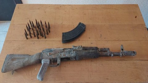 Keçmiş məhkumdan "Kalaşnikov" götürüldü