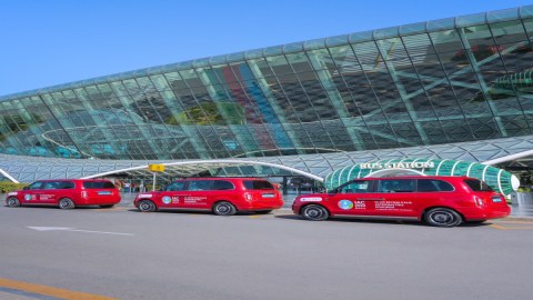 Bakı aeroportu yalnız rəsmi taksilərdən istifadə etməyi tövsiyə edir
