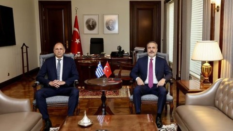 Yunanıstan XİN başçısı Ankaradadır - Fidanla görüşdü