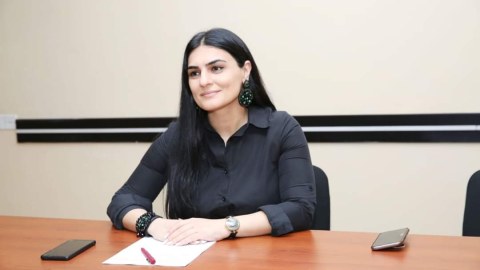 Söylədiklərin qədər deyil, etdiklərin qədərsən - “İlin gənc müəllimi” YAZIR