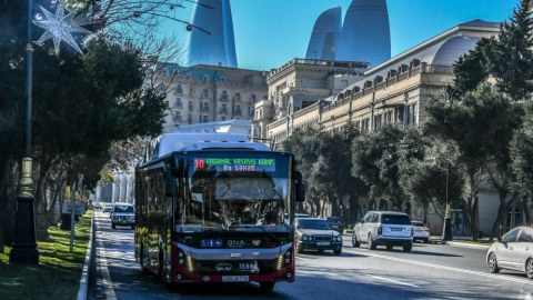 Çoxlu sayda avtobus ünvana gecikir