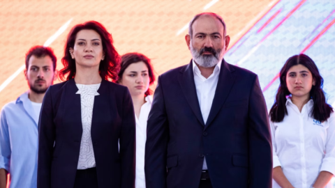 Paşinyan Moskvanı qəzəbləndirir - Anna Akopyan Kiyevə yardım aparıb