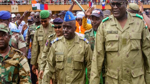 Niger çevrilişçilərindən Parisə sərt tələb - Qoşunlarını apar!