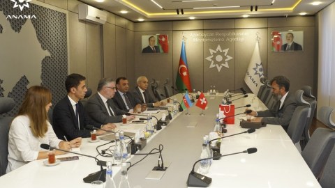 Minatəmizləmə sahəsində əməkdaşlıq müzakirəsi