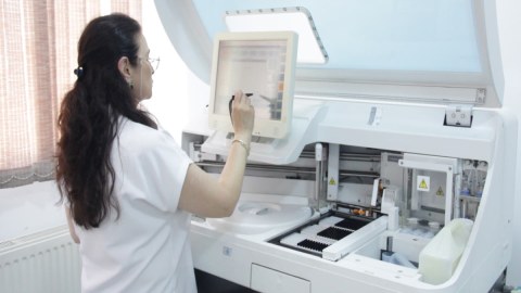 Poliklinikalarda yeni laboratoriyalar qurulur