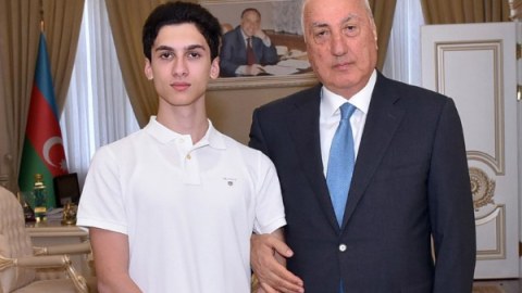 İcra başçısı Raquf Orucovun oğlunu təbrik etdi - FOTO