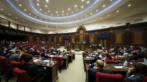 Paşinyan bu gün komandasını TOPLAYIR