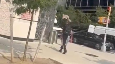 Türk Evinin qarşısında Qurana qarşı təxribat 