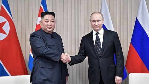 Putin Kim Çen Inı təbrik etdi