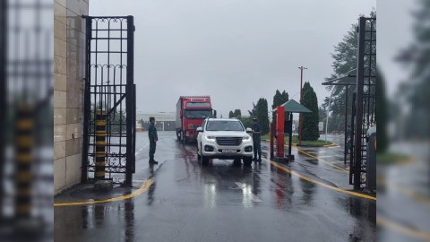 Rusiya Ağdam yolu ilə Xankəndiyə yük GÖNDƏRİR - FOTOLAR