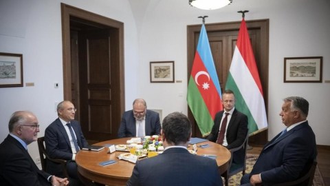 Nazir Viktor Orbanla əməkdaşlıqdan danışdı