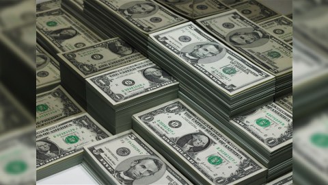 Gəlirlər artdı - Büdcədə 5 milyard dollardan çox profisit yarandı