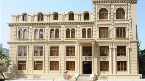 İcma Blinkenin çıxışından məyus oldu