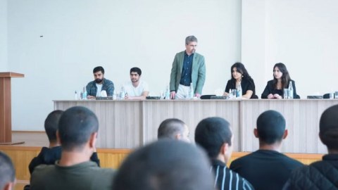 Cəzaçəkmə müəssisələrində məhbuslara İKT kursu keçirilib - VİDEO