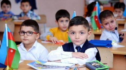 Təhsil naziri işdən ÇIXARILDI - FOTO