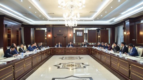 Bir neçə qanuna dəyişiklik layihələri plenar iclasa tövsiyə olundu