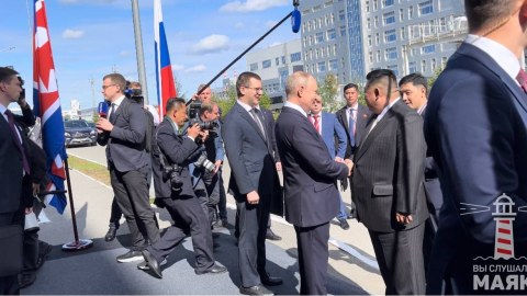 Putin Kim Çen İnlə görüşdü - VİDEO