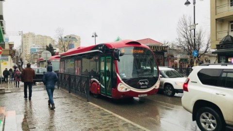 Tıxaca görə avtobuslar gecikir - SİYAHI