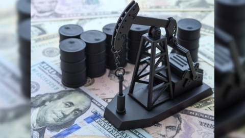 Azərbaycan nefti 98 dolları ÖTDÜ