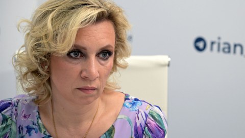 Zaxarova həm Bakıdan, həm də İrəvandan NARAZIDIR