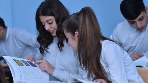 Peşə məktəblərinə dərslik paylanılacaq