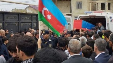 Şəhid Elgün Həsənov torpağa tapşırıldı - VİDEO