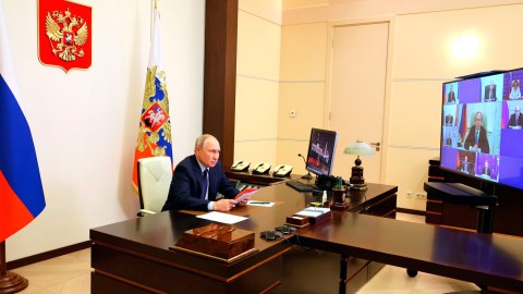 Putin Təhlükəsizlik Şurasını topladı - Qonşu ölkələr müzakirə edildi