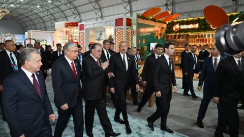 Prezident Düşənbədə sərgiyə qatıldı - YENİLƏNİB