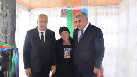 Deputat şəhid məzarını ziyarət edib, il mərasiminə qatılıb - FOTOLAR