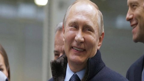 Putindən Ukraynaya "tövsiyə": Tanqo əvəzinə milli rəqsinizi oynayın!
