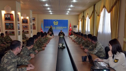 Bakının azad edilməsinin 105 illiyi ilə əlaqədar dəyirmi masa