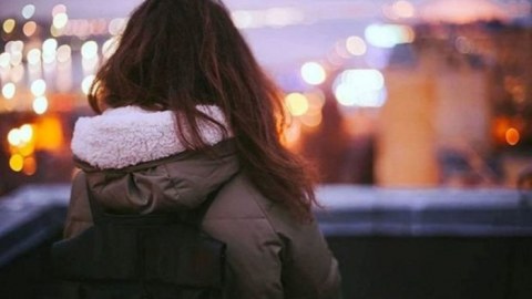 15 yaşlı qız itkin düşdü