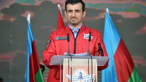 Səlçuk Bayraktar Azərbaycana gəlir 