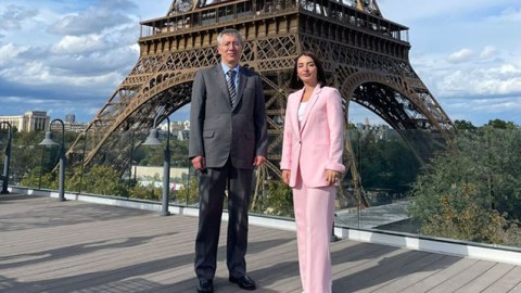 Səfirlər Parisdə danışıqlar apardı