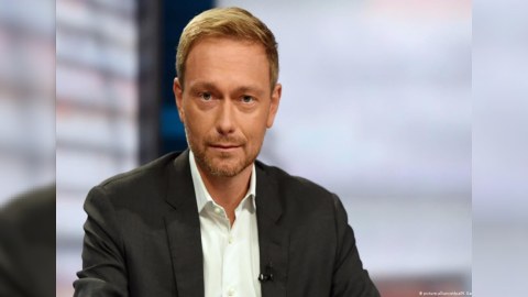 Maliyyə naziri koronavirusa yoluxdu - FOTO