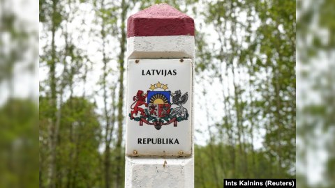 Latviya Belarusla sərhədini qismən BAĞLADI