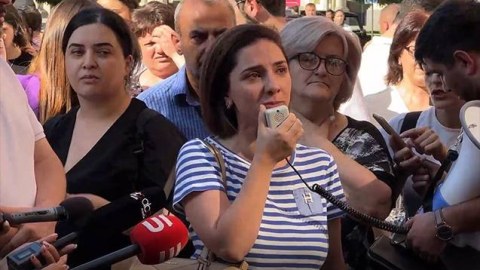 Ermənilər İrəvanda ayağa QALXDI