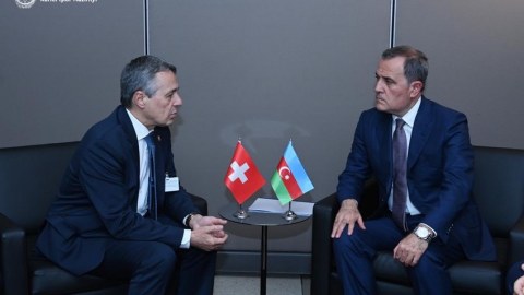 Ceyhun Bayramov isveçrəli həmkarı ilə Qarabağdan danışdı