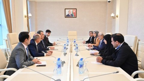 Azərbaycan və İran deputatları görüşdü