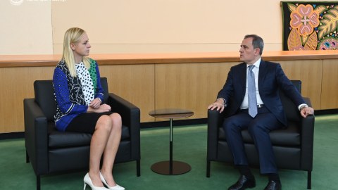 Ceyhun Bayramov finlandiyalı həmkarı ilə görüşüb
