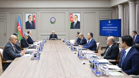 Baş nazir iclas keçirdi - Əhalinin vergi yükü azaldılacaq