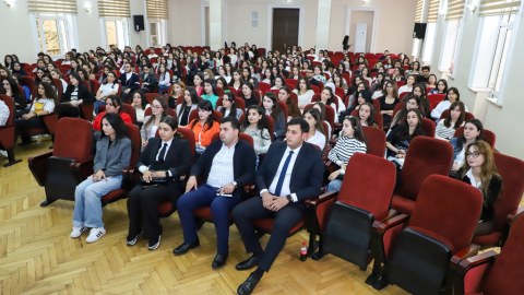 ADU-da birinci kurs magistrlarla görüş keçirilib