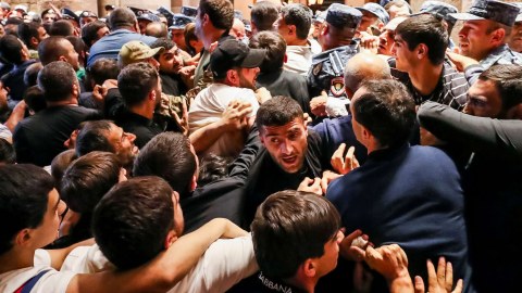 Ermənistanda aksiyalara görə 28 nəfər TUTULDU